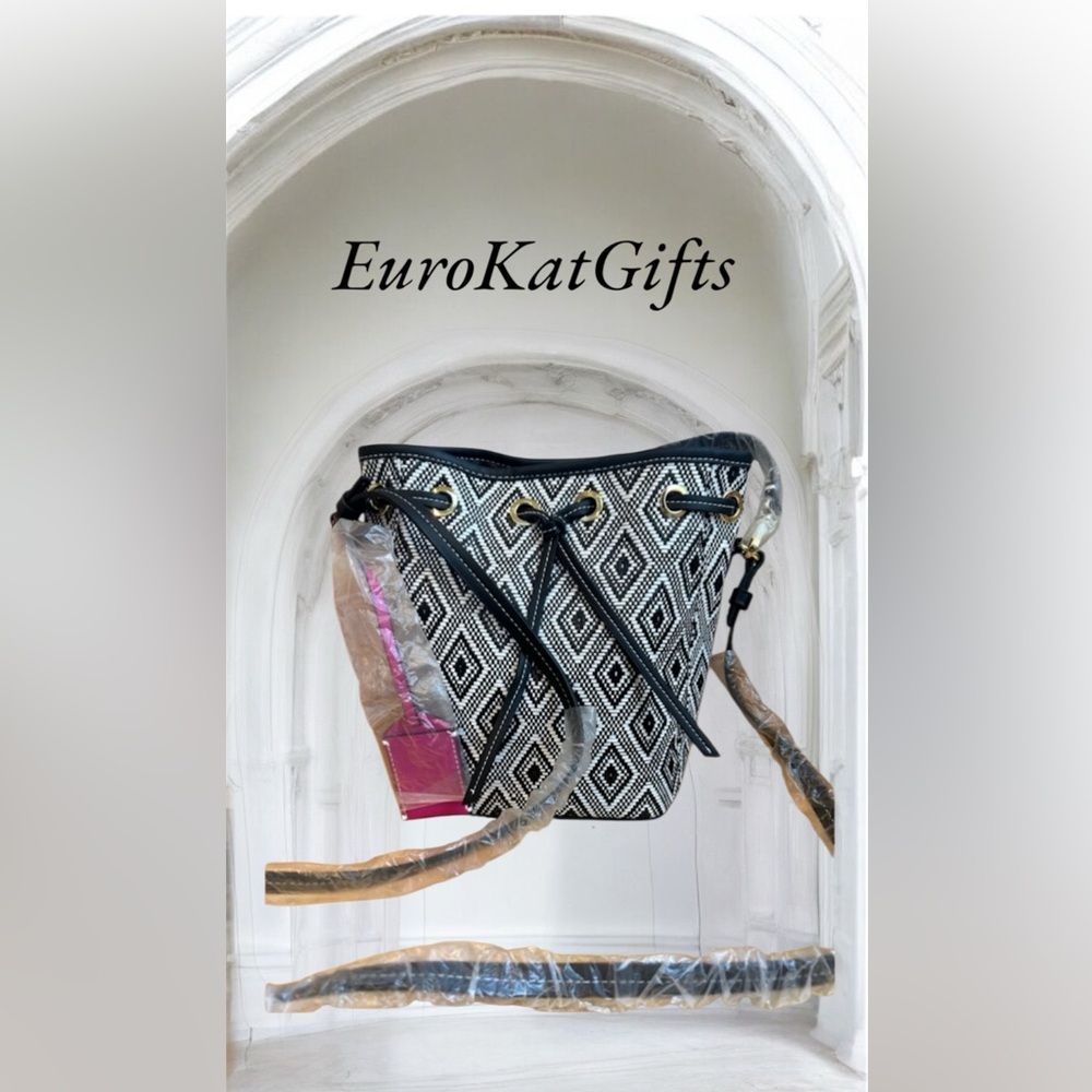Black and White Aztec Diamond print Bucket Bag NEW in package! TODAY $35
